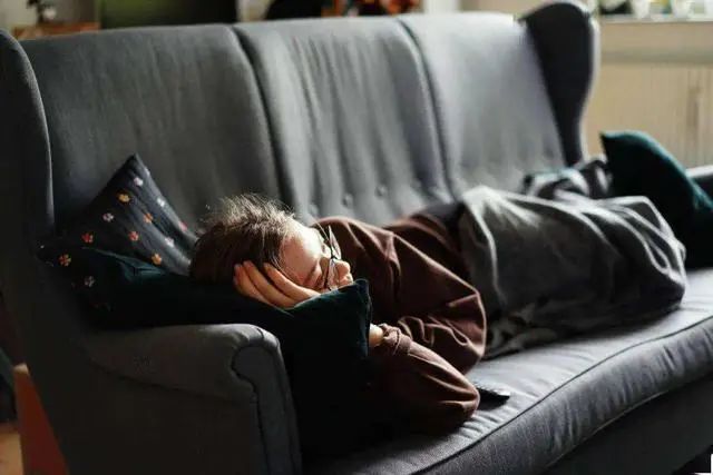 什么时间吃钙片，补钙效果最好？医生提醒：正确补钙牢记2大原则
