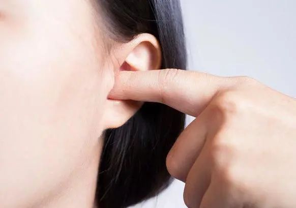 耳朵不同命不同？“穷人耳”“富人耳”有啥差别？你的耳朵是啥样