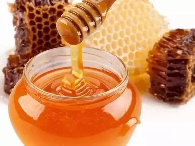肝硬化，不能吃蜂蜜？医生提醒：真正不能吃的，是这4种食物