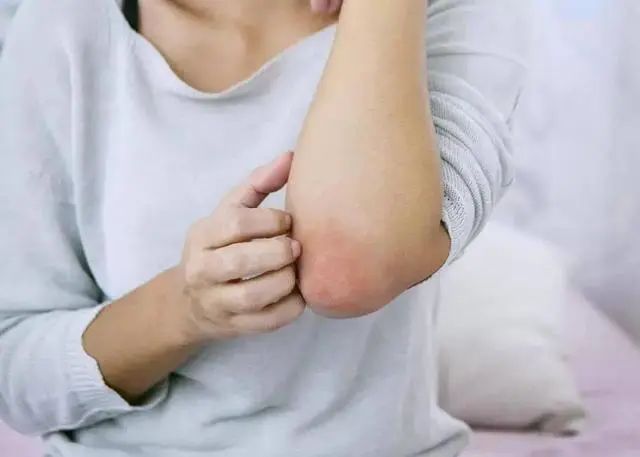 女性睡前，把风油精滴进肚脐内，一段时间后，身体会发生哪些改变