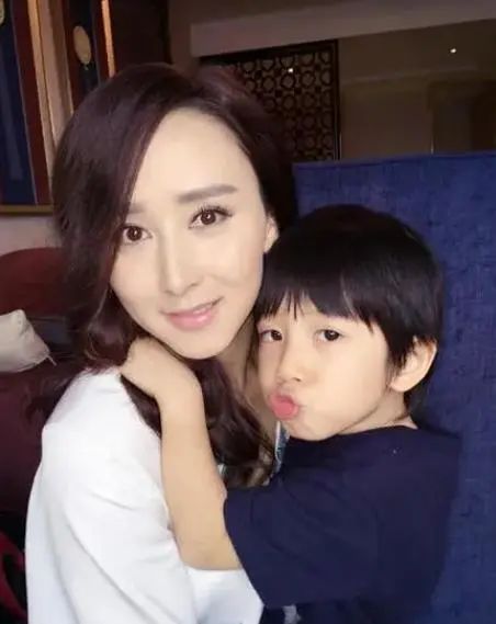 为什么“儿子像妈，女儿像爸”，有科学依据吗？看完你就明白了