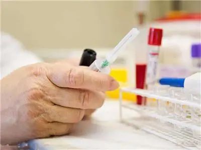甘油三酯偏高就是高血脂了？提醒：若没超过这个数，或无需担心