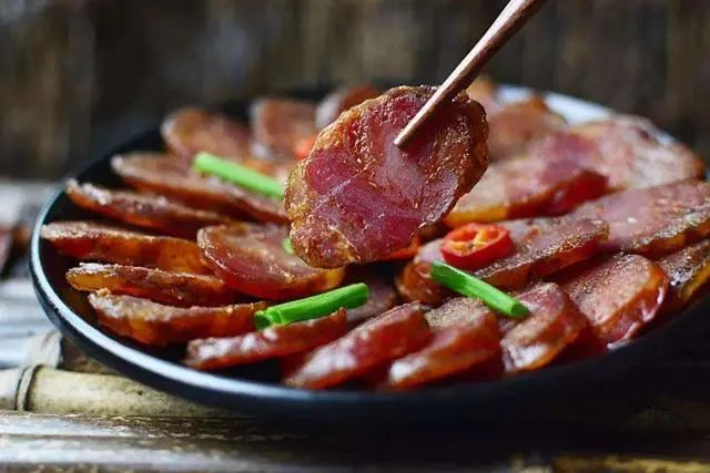 “嘌呤大户”被揪出，医生：经常吃对身体或有这些危害