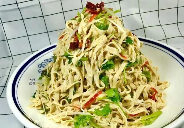 年龄大了要管住嘴：常吃6种“高蛋白低脂肪”的食物，越吃越健康