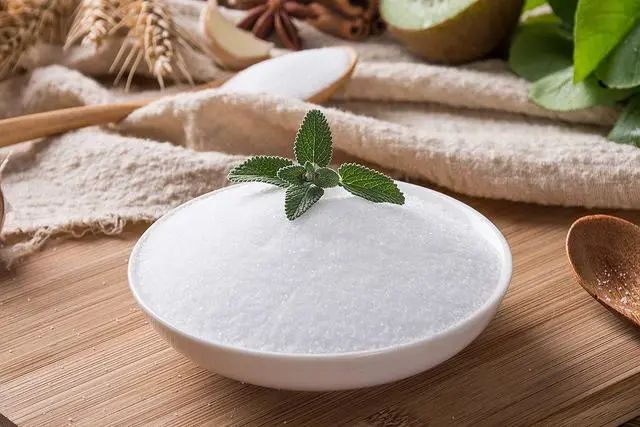 呼吁停止食用，比味精还伤骨骼，提醒家人：尽早撤下餐桌