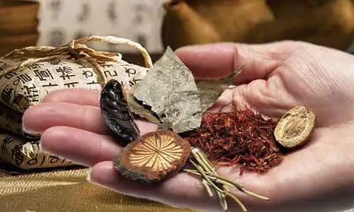 三种中药，不仅有毒还会致癌，已被国家药典禁用，别再无知犯错