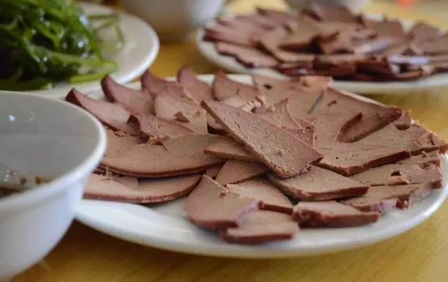 苦瓜可以降尿酸吗？医生：这4物或是降尿酸“高手”，建议常吃