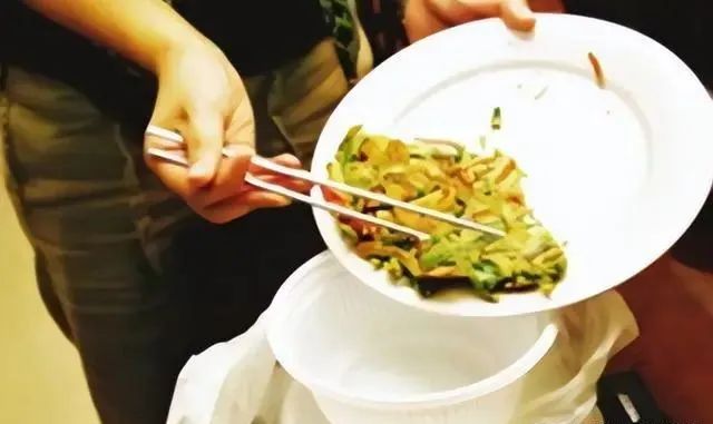 癌症是“省”出来的！警告：这些食物尽快扔掉，别舍不得