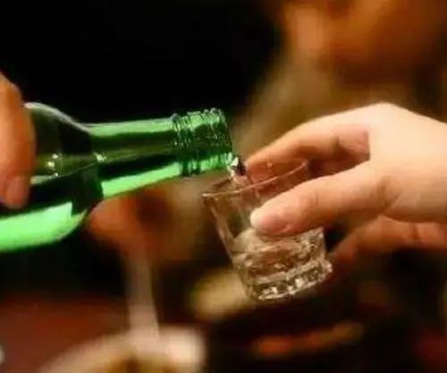 血压偏高的人，就要“滴酒不沾”？可能不少人想错了，不妨来看看