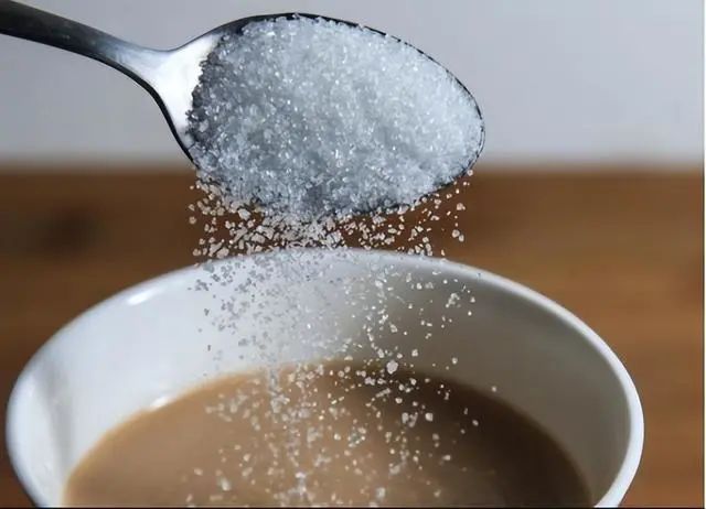 糖是癌细胞的“加速剂”吗？真正加速细胞癌变的是这5种食物