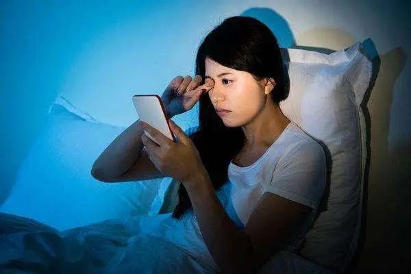 手机收到“这种短信”，一定要立马关机！有人已被“隔空”取钱？