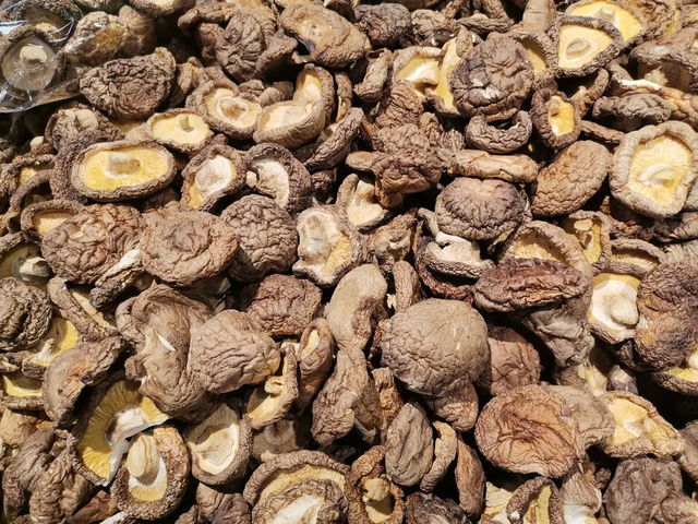 天然的“嘌呤大王”，是“海鲜”的5倍，医生：这个“素菜”趁早扔