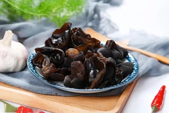 “降压王”被发现，不是芹菜，医生：坚持吃，血压或“慢慢降”