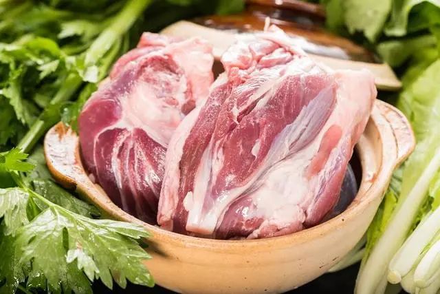 “高胆固醇”食物找到了？猪肉上榜，看完第一名，劝你趁早远离