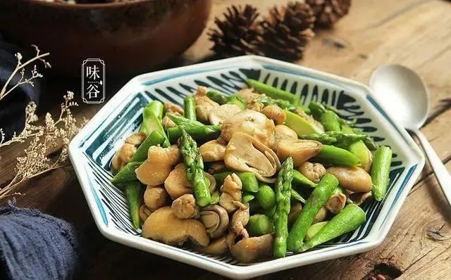 明日谷雨，多吃“2绿2白”，少食2样，应季而食身体棒，顺利入夏