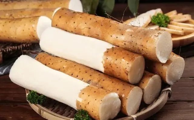 明日谷雨，多吃“2绿2白”，少食2样，应季而食身体棒，顺利入夏