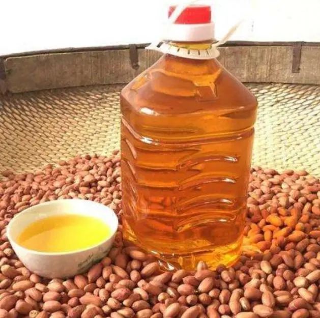花生油，玉米油，菜籽油，大豆油哪种健康？提醒：两种油尽量少吃