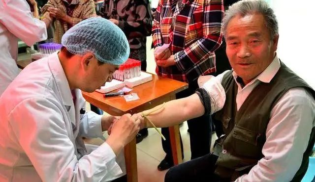 血脂“超标”的人，肉、鸡蛋一律不能碰？医生无奈道出真相