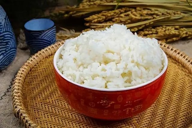 米饭二次加热对身体“有害”？这6种食品，尽量别二次加热