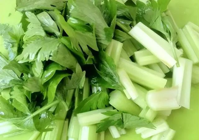 米饭二次加热对身体“有害”？这6种食品，尽量别二次加热