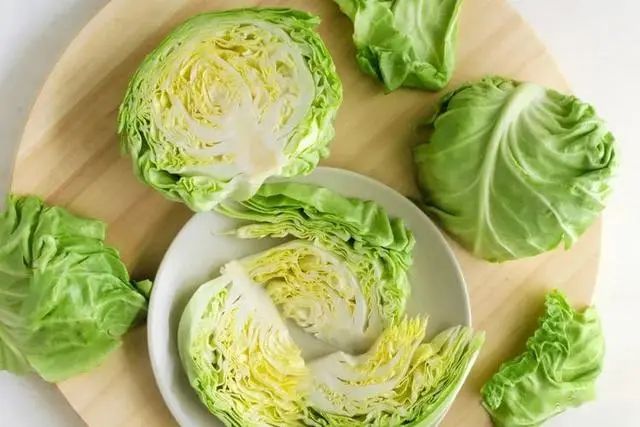 晚上吃苹果或会伤胃？5种食物，晚上尽量不要吃