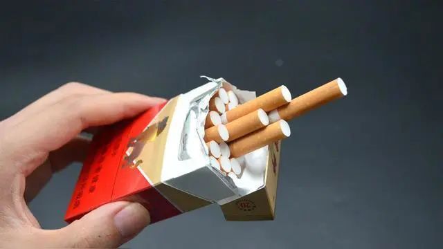 男人一天最多可以抽多少支烟？医生：控制在“这个数”，还可以