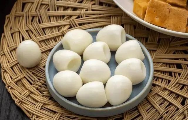 吃麻辣烫时，学会挑5种“贵菜”，好吃不压秤，老板都夸你是内行