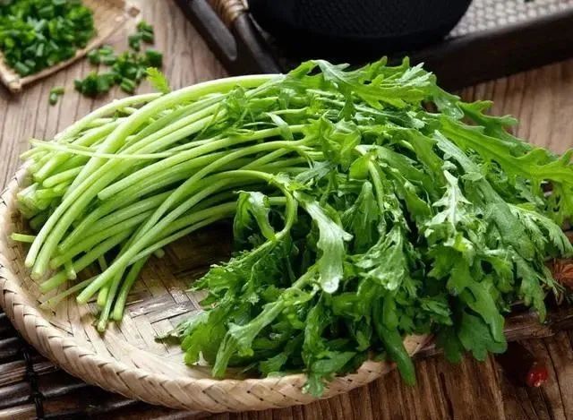 吃麻辣烫时，学会挑5种“贵菜”，好吃不压秤，老板都夸你是内行