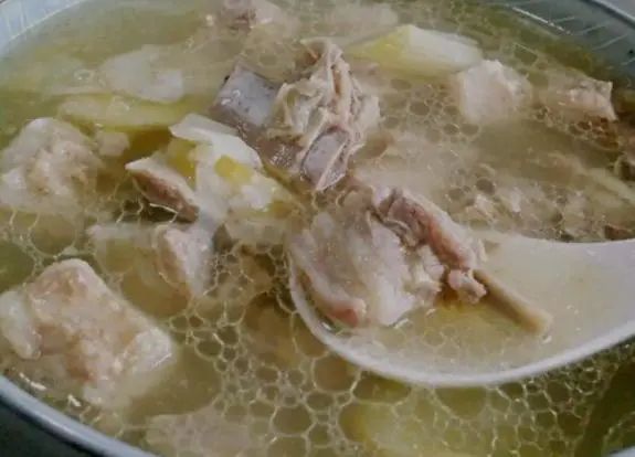 洋葱是高尿酸“元凶”？医生提醒：不想尿酸升高，3物趁早远离