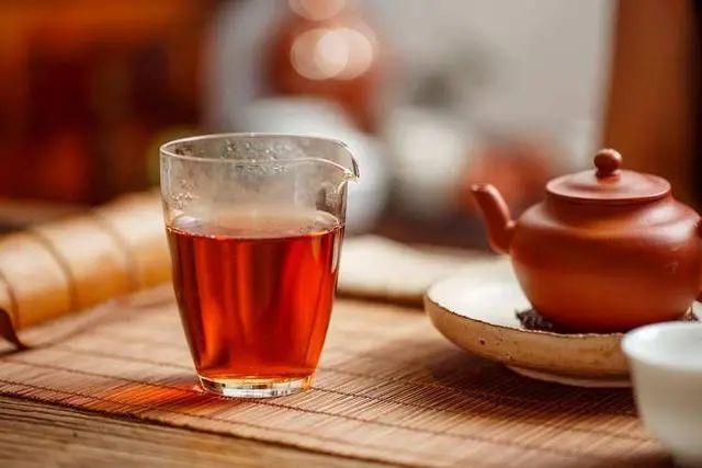 医生建议停止食用：或比味精伤骨骼，不想骨头呈蜂窝，尽量少吃