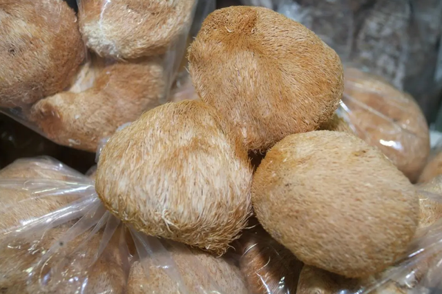 玉米是胃炎的“催化剂”？医生提醒：春季养胃，少碰3果，常吃5物