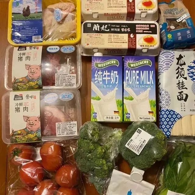 上海网友晒“蔬菜包”，一个比一个丰富，看到最后：又心疼又好笑