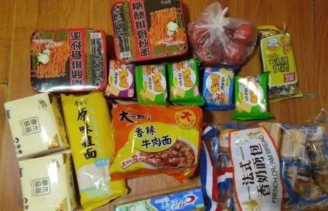 上海网友晒“蔬菜包”，一个比一个丰富，看到最后：又心疼又好笑