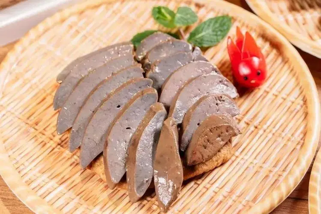 吃猪肝能养肝？医生，真正养肝的食物，多数人却不爱吃，可惜了