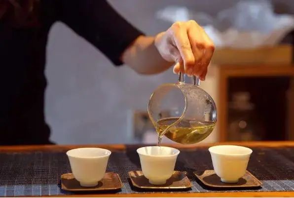 长期吸烟还坚持喝茶的人，身体后来怎样了？医生给出答案