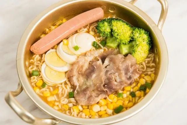 曝光了“土坑”酸菜，真正的垃圾食品是这8种？建议要早早拉黑