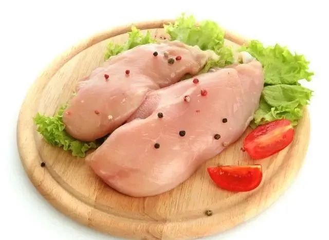 建议中老年人：少吃猪肉多吃它，高蛋白低脂肪，常吃手脚更有力