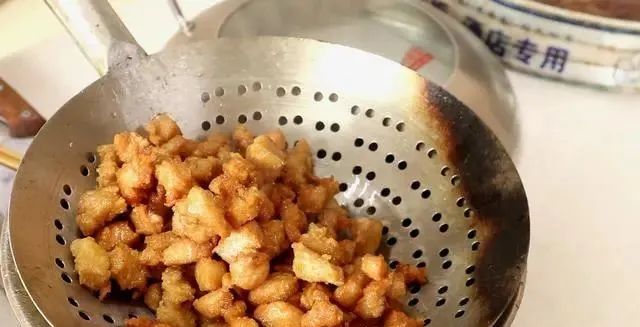 建议中老年人：少吃猪肉多吃它，高蛋白低脂肪，常吃手脚更有力