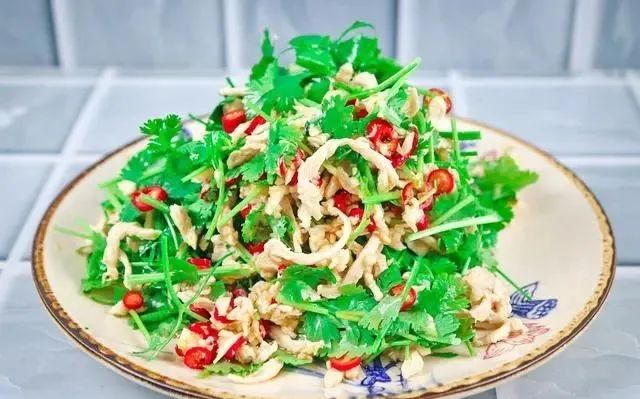 建议中老年人：少吃猪肉多吃它，高蛋白低脂肪，常吃手脚更有力