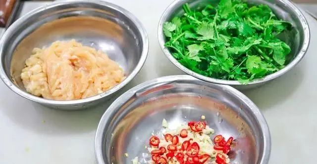 建议中老年人：少吃猪肉多吃它，高蛋白低脂肪，常吃手脚更有力