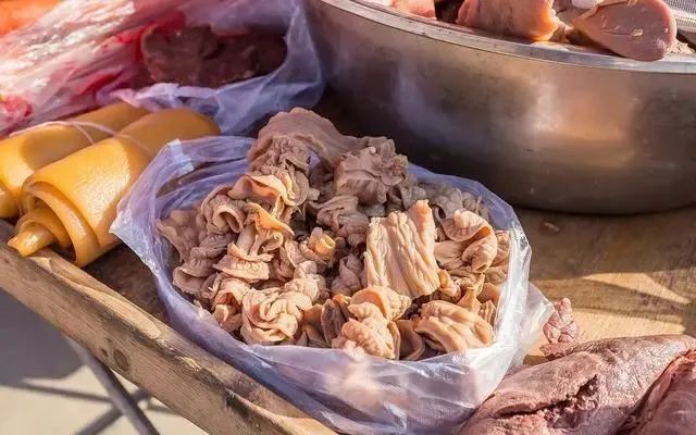 猪身上“最精华”的5块肉，曾经穷人不稀吃，网友：今有钱难买到