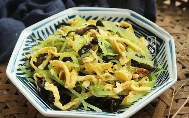清明时节，这6种碱性蔬菜要多吃，应季而食营养足，顺利度过春天