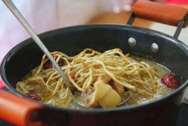 鸡蛋是肺部结节的“发物”？医生：若想肺好，尽量少碰这4种食物