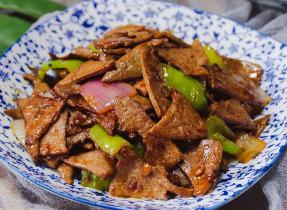这4种食材女人要多吃，天然“造血库”，补血又养颜，越吃越年轻