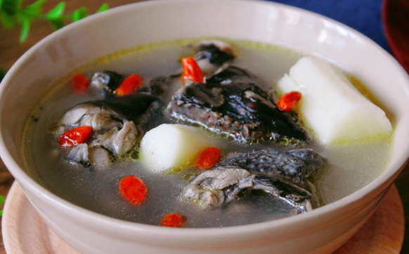 这4种食材女人要多吃，天然“造血库”，补血又养颜，越吃越年轻