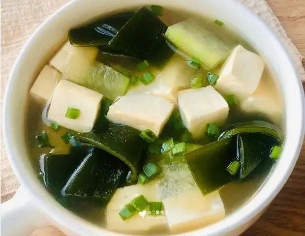 乳腺的“保护伞”被发现，不是蒲公英，医生提醒：平时不妨常吃