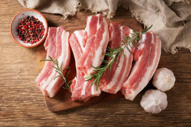 “注胶肉”已泛滥？温馨提示：大都存在4种肉中，转告家人少购买