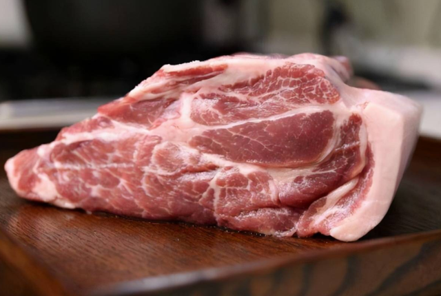 “注胶肉”已泛滥？温馨提示：大都存在4种肉中，转告家人少购买