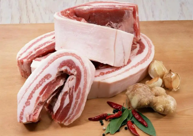 “注胶肉”已泛滥？温馨提示：大都存在4种肉中，转告家人少购买