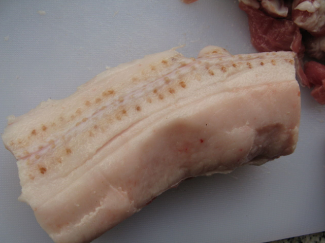 “注胶肉”已泛滥？温馨提示：大都存在4种肉中，转告家人少购买